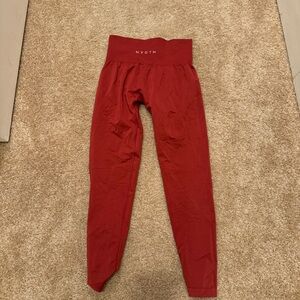 NVGTN size M carmine solid seamless leggings